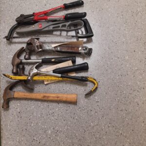 26-025-Various items. Hammers,crowbar, hacksaw, bolt cutter etc.