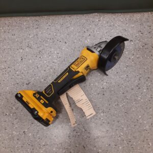 26-080-Grinder with battery