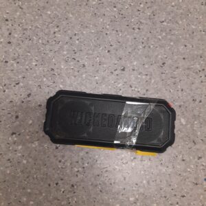 26-089-Bluetooth speaker