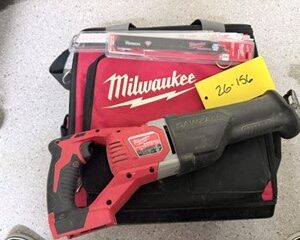 26-156 Milwaukee Tote Bag w Milwaukee Sawzall & Blades